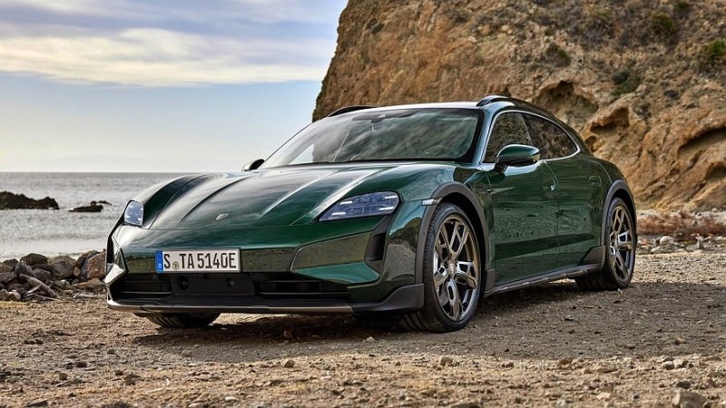 Обновлённый Porsche Taycan: больше мощности, больше запас хода, выше цены