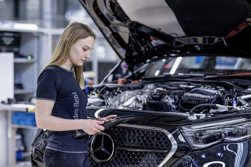 Полная электрификация откладывается: Mercedes-Benz будет обновлять модели с ДВС