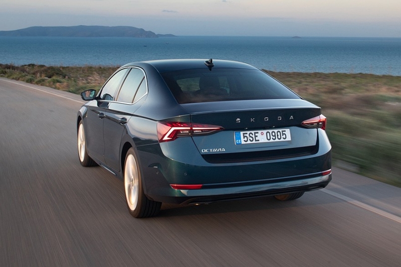 Рассекречена обновлённая Skoda Octavia: модель стала агрессивнее