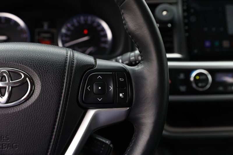 Toyota Highlander III (XU50) с пробегом: остерегайтесь утопленников и не влезайте в электрику