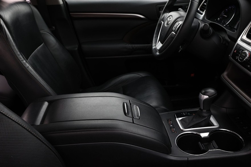 Toyota Highlander III (XU50) с пробегом: остерегайтесь утопленников и не влезайте в электрику