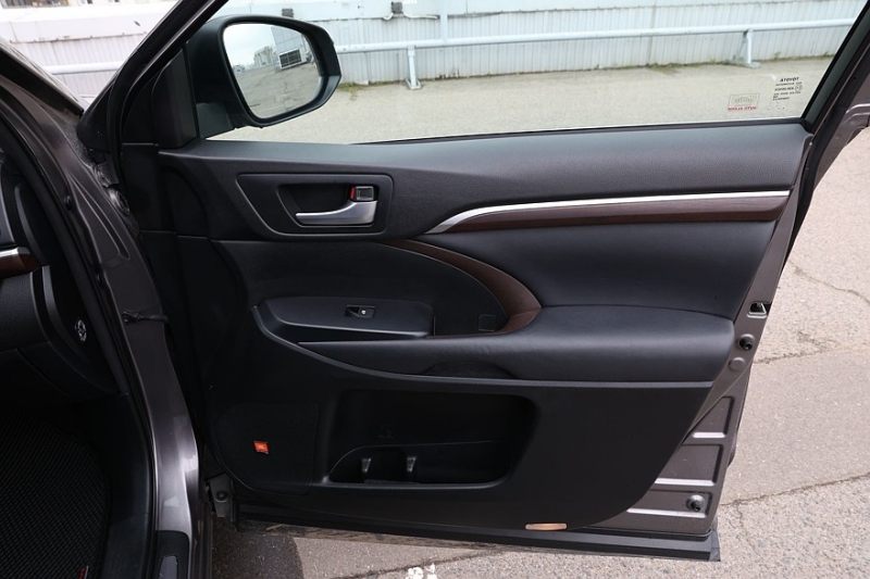 Toyota Highlander III (XU50) с пробегом: остерегайтесь утопленников и не влезайте в электрику