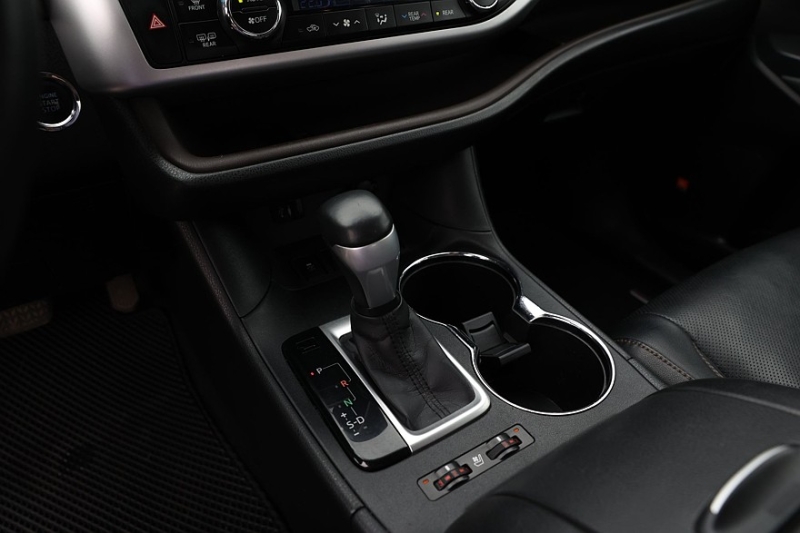 Toyota Highlander III (XU50) с пробегом: остерегайтесь утопленников и не влезайте в электрику