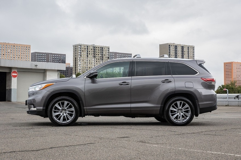 Toyota Highlander III (XU50) с пробегом: остерегайтесь утопленников и не влезайте в электрику