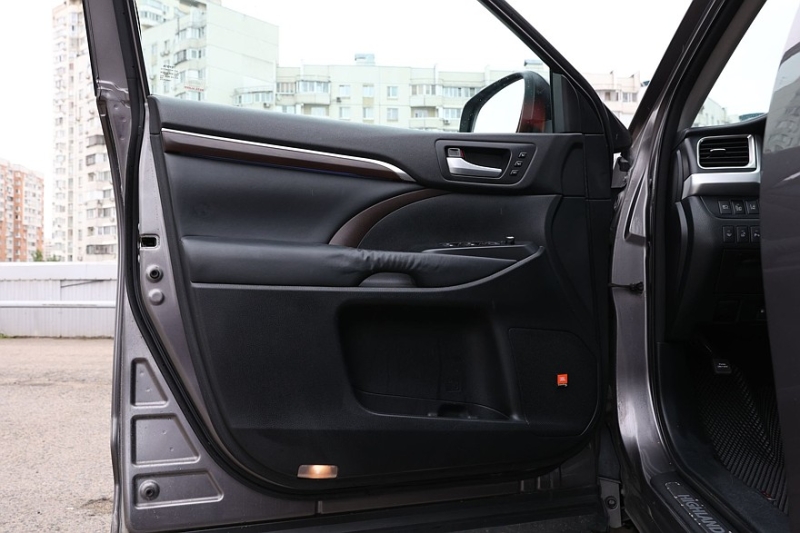 Toyota Highlander III (XU50) с пробегом: остерегайтесь утопленников и не влезайте в электрику