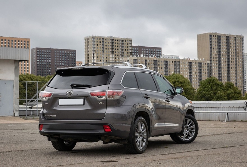 Toyota Highlander III (XU50) с пробегом: остерегайтесь утопленников и не влезайте в электрику