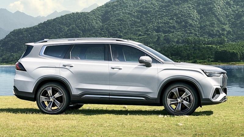 В Россию официально везут семейный 7-местный кроссовер Geely Okavango