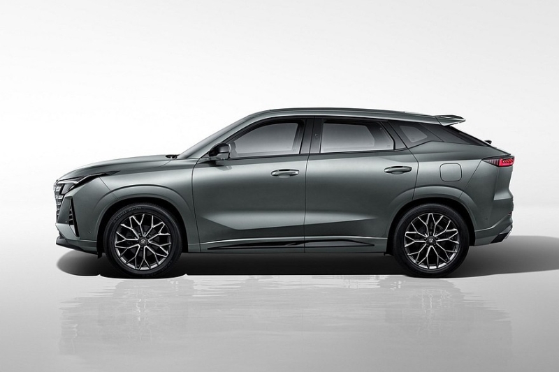 Кроссовер Changan Uni-Z выходит на рынок: это бывший «престижный» Oshan