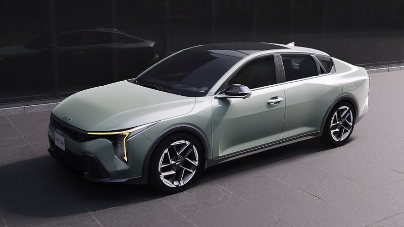 Новый Kia K4 дебютировал в двух кузовах и с двумя типами задней подвески