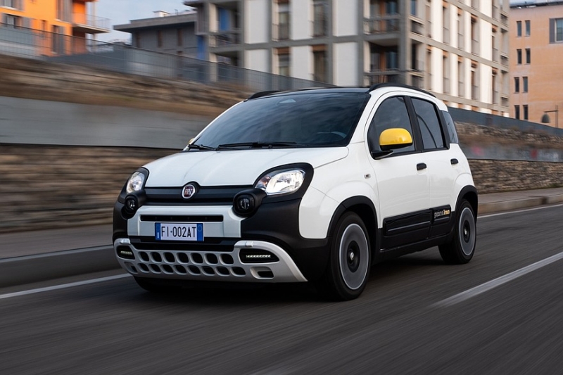 Нынешней Fiat Panda продлили жизнь версией Pandina и даже нарастили производство