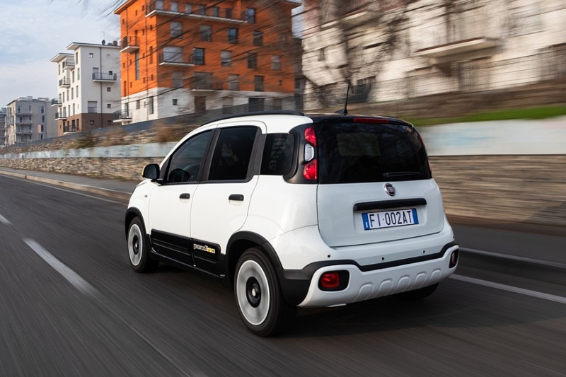 Нынешней Fiat Panda продлили жизнь версией Pandina и даже нарастили производство