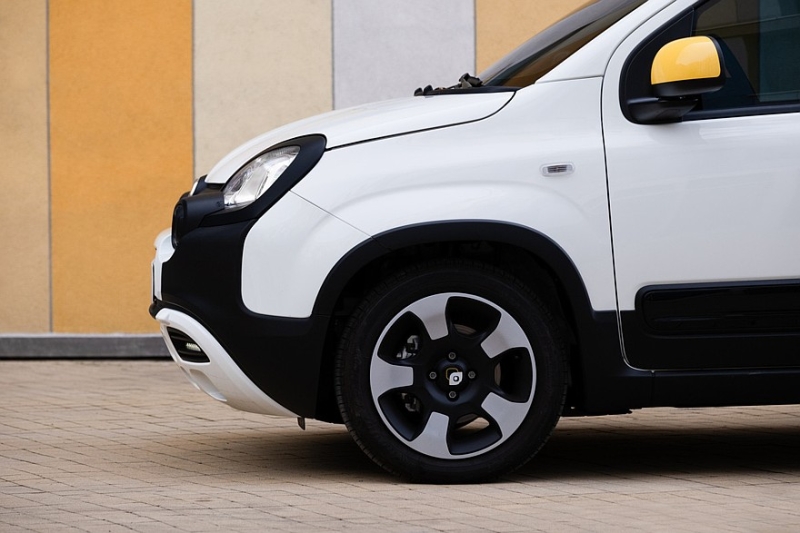 Нынешней Fiat Panda продлили жизнь версией Pandina и даже нарастили производство