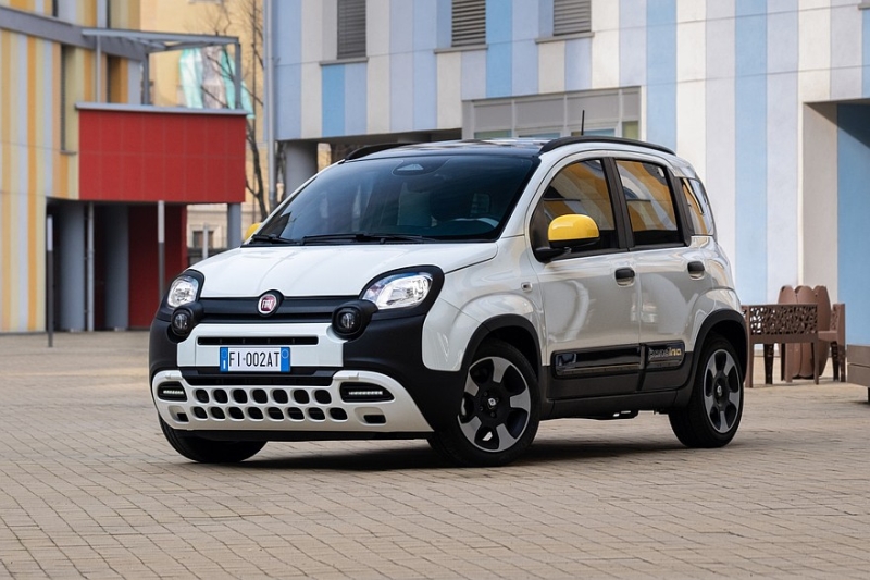 Нынешней Fiat Panda продлили жизнь версией Pandina и даже нарастили производство