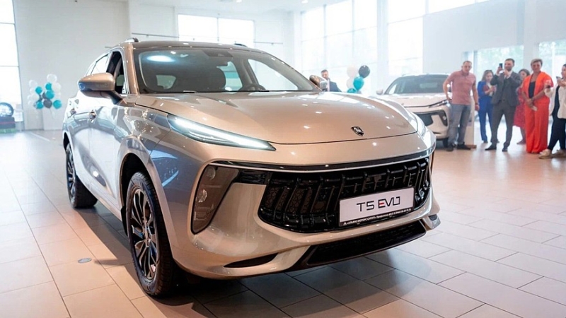 Расширение линейки: у кроссовера Forthing T5 Evo в РФ появится версия с полным приводом