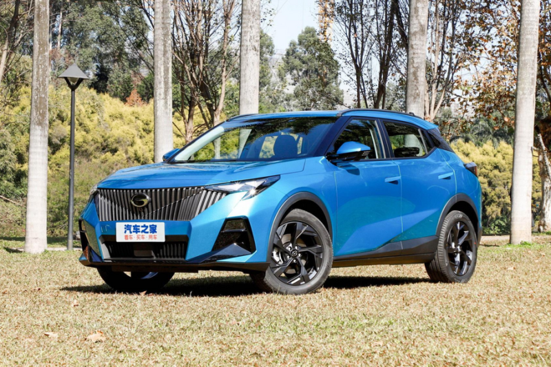 Стало известно, когда в России появится еще один кроссовер GAC