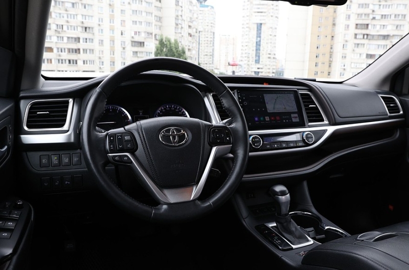 Toyota Highlander III (XU50) с пробегом: хорошие тормоза с разборки и автомат про запас