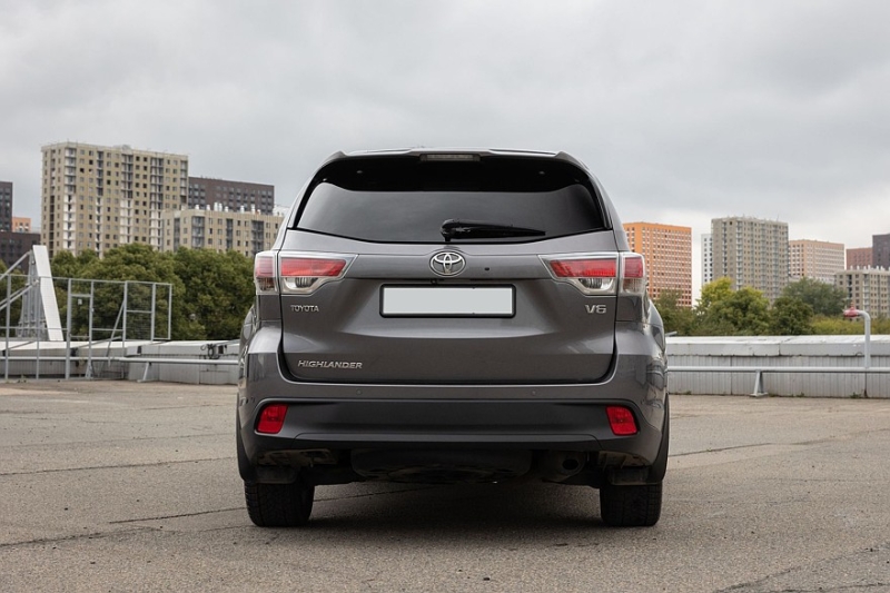 Toyota Highlander III (XU50) с пробегом: хорошие тормоза с разборки и автомат про запас