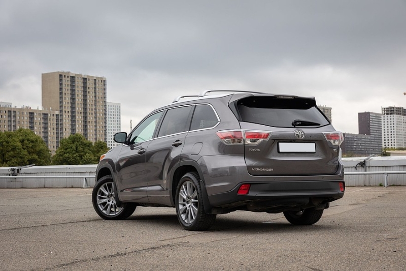 Toyota Highlander III (XU50) с пробегом: хорошие тормоза с разборки и автомат про запас