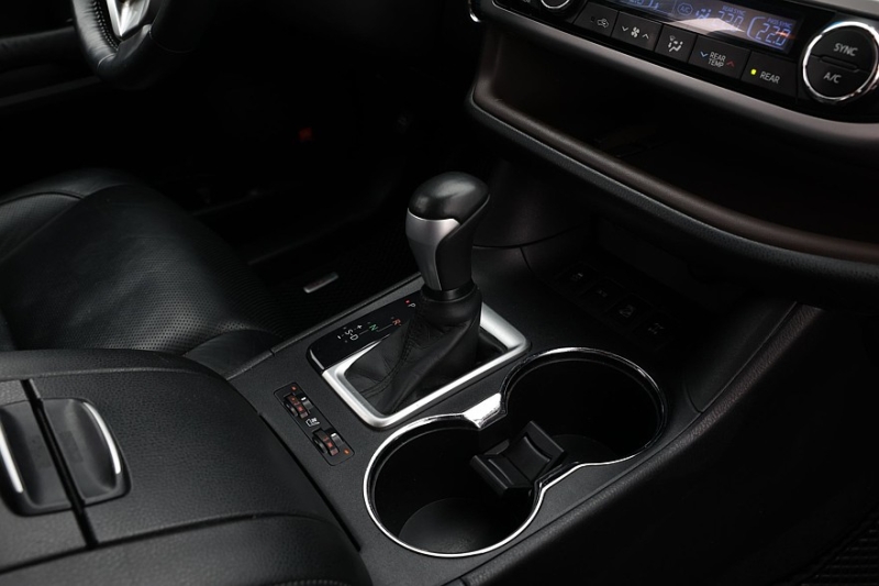 Toyota Highlander III (XU50) с пробегом: хорошие тормоза с разборки и автомат про запас