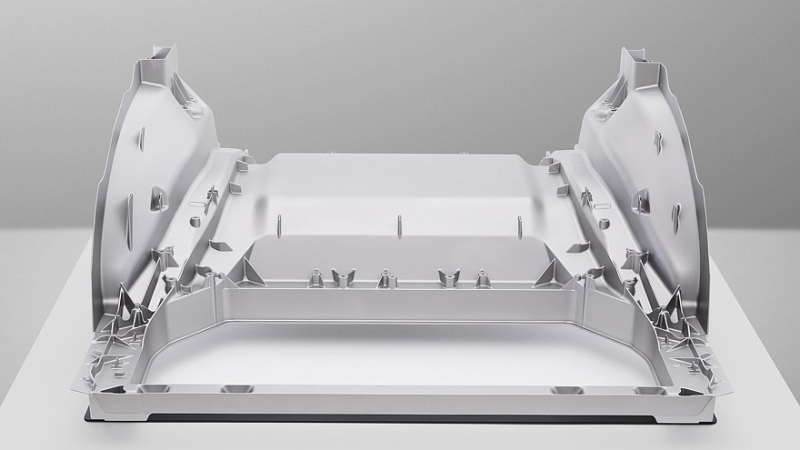 Xiaomi SU7: китайский конкурент Porsche Taycan полностью рассекречен, начались продажи