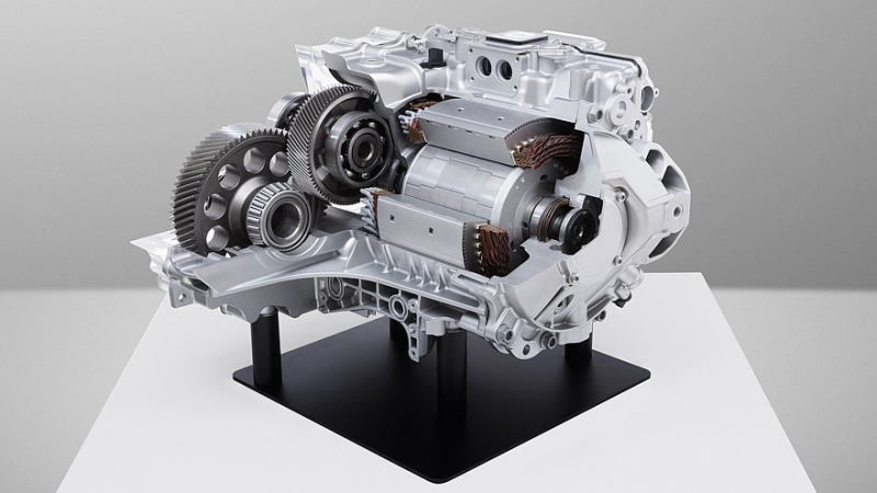 Xiaomi SU7: китайский конкурент Porsche Taycan полностью рассекречен, начались продажи