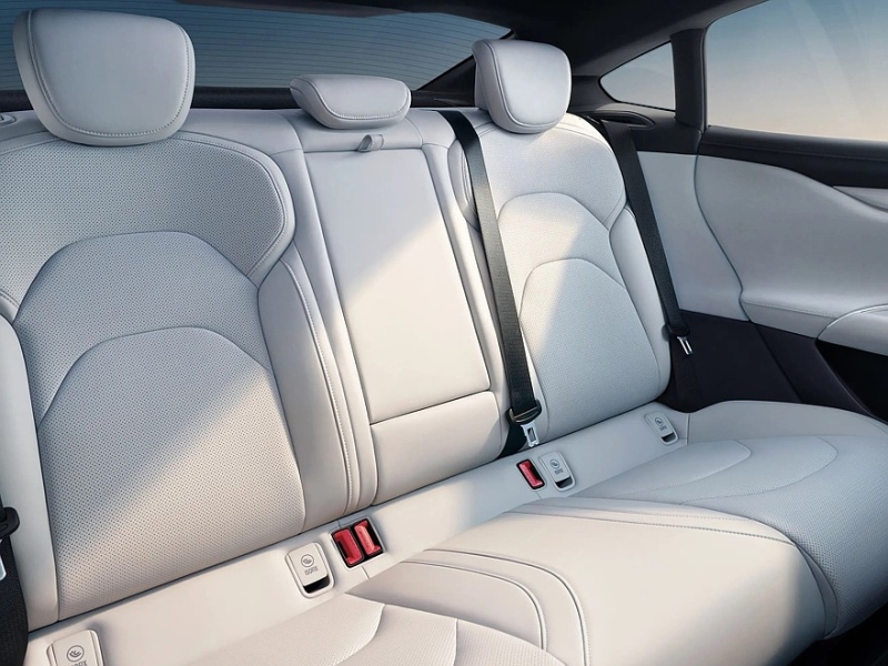 Xiaomi SU7: китайский конкурент Porsche Taycan полностью рассекречен, начались продажи