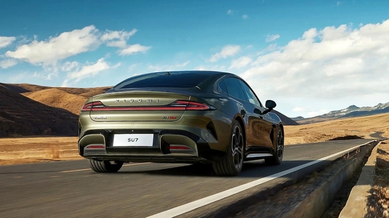 Xiaomi SU7: китайский конкурент Porsche Taycan полностью рассекречен, начались продажи