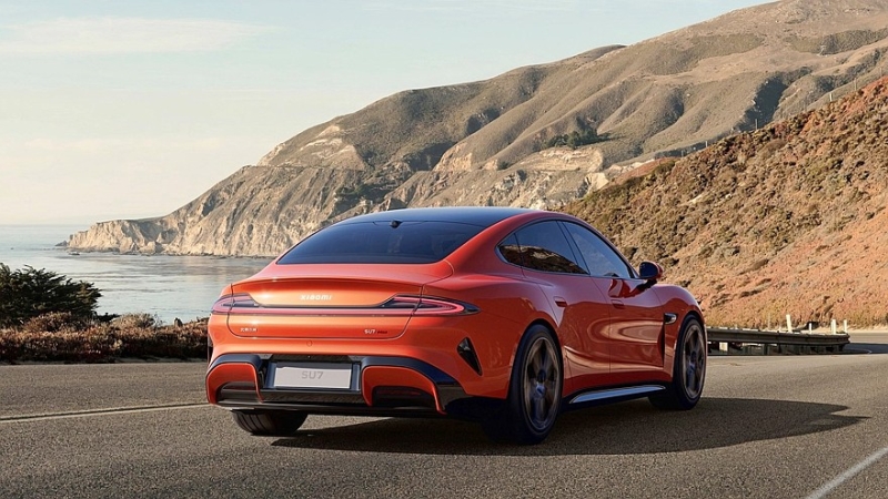 Xiaomi SU7: китайский конкурент Porsche Taycan полностью рассекречен, начались продажи