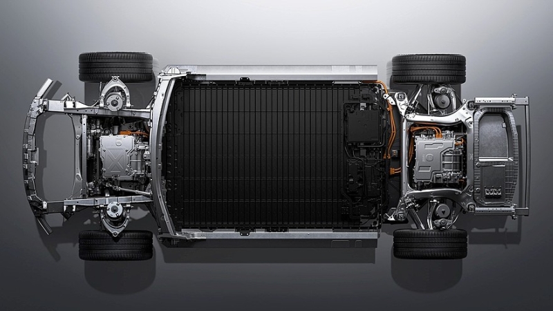 Xiaomi SU7: китайский конкурент Porsche Taycan полностью рассекречен, начались продажи