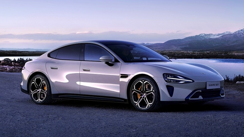 Xiaomi SU7: китайский конкурент Porsche Taycan полностью рассекречен, начались продажи