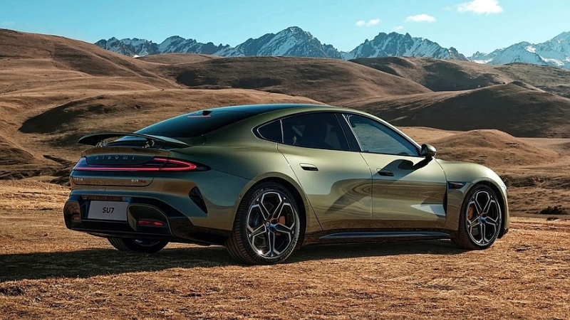 Xiaomi SU7: китайский конкурент Porsche Taycan полностью рассекречен, начались продажи