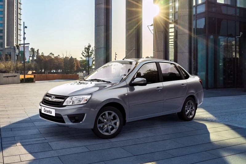 Авито Авто: на 73,8% выросли продажи автомобилей с пробегом дороже 3 млн рублей