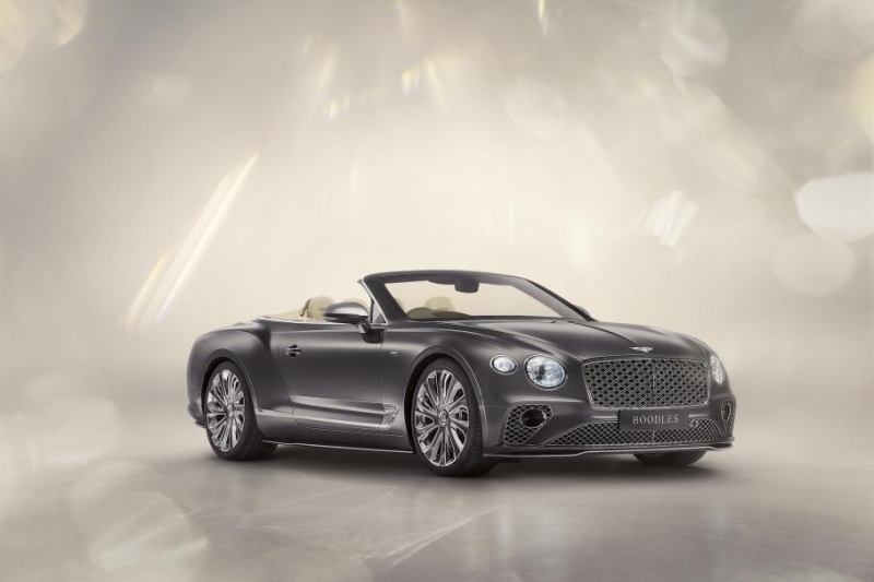 Bentley украсила Continental GTC золотом и бриллиантами