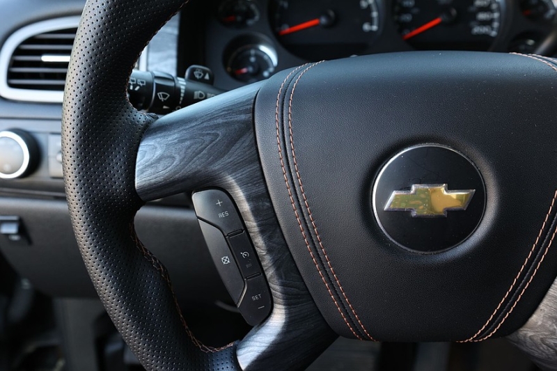 Chevrolet Tahoe III (GMT920) с пробегом: сложнейшие передние крылья и нежный номер рамы