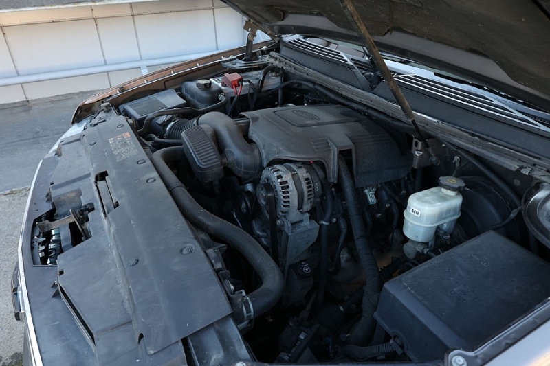 Chevrolet Tahoe III (GMT920) с пробегом: сложнейшие передние крылья и нежный номер рамы