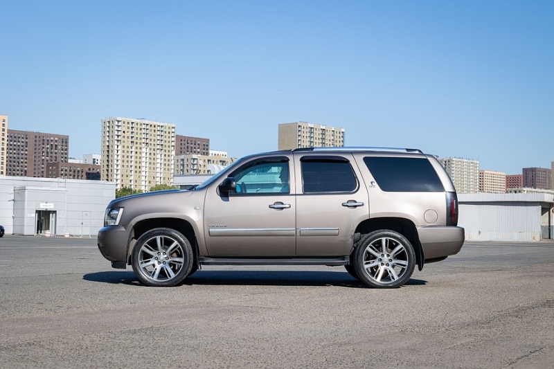Chevrolet Tahoe III (GMT920) с пробегом: сложнейшие передние крылья и нежный номер рамы