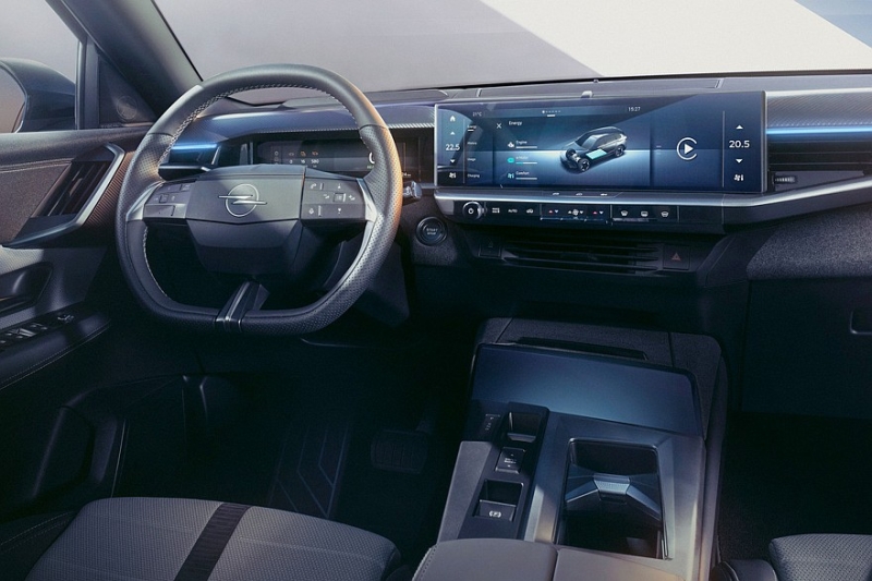 Кроссовер Opel Grandland подрос в новом поколении и получил необычные интерьерные фишки