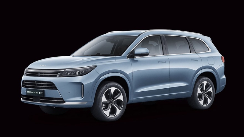 На российский рынок выходит марка Seres: первенцами стали кроссоверы М5 и M7