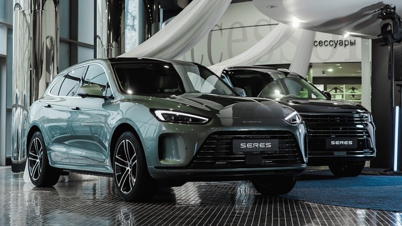 На российский рынок выходит марка Seres: первенцами стали кроссоверы М5 и M7