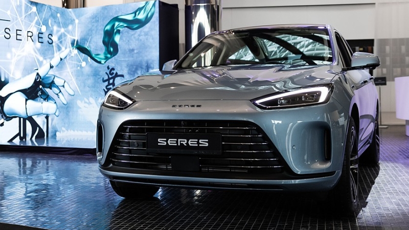 На российский рынок выходит марка Seres: первенцами стали кроссоверы М5 и M7