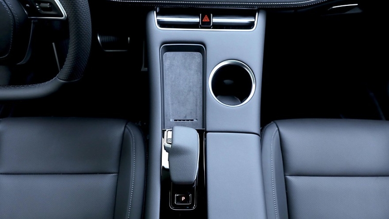 На российский рынок выходит марка Seres: первенцами стали кроссоверы М5 и M7