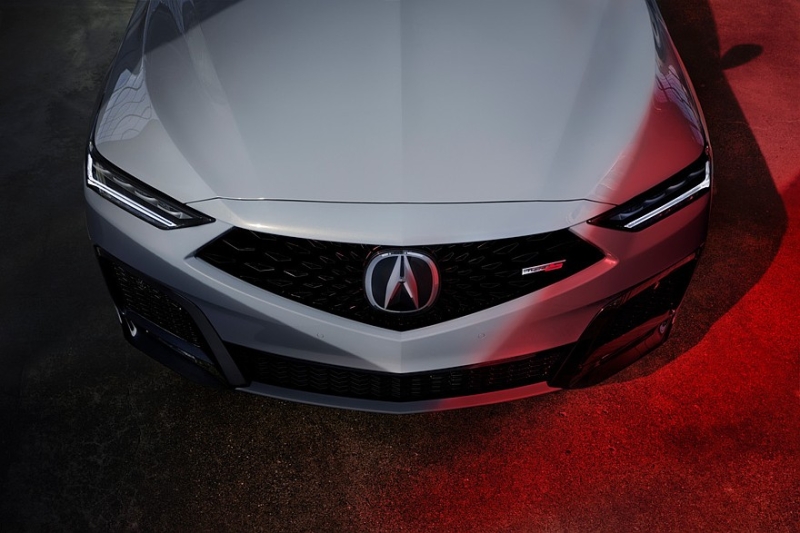 Обновлённый кроссовер Acura MDX: наконец-то с тачскрином