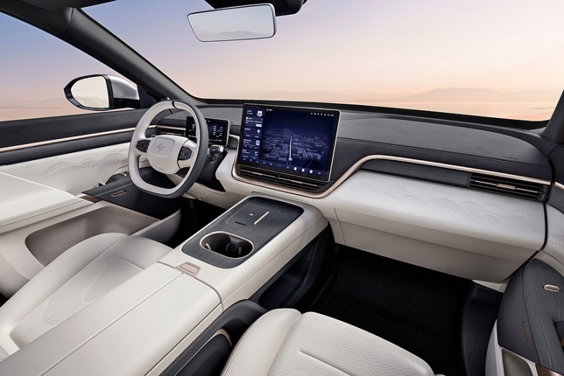 Представлен большой кроссовер eπ 008 от Dongfeng, ждём в России