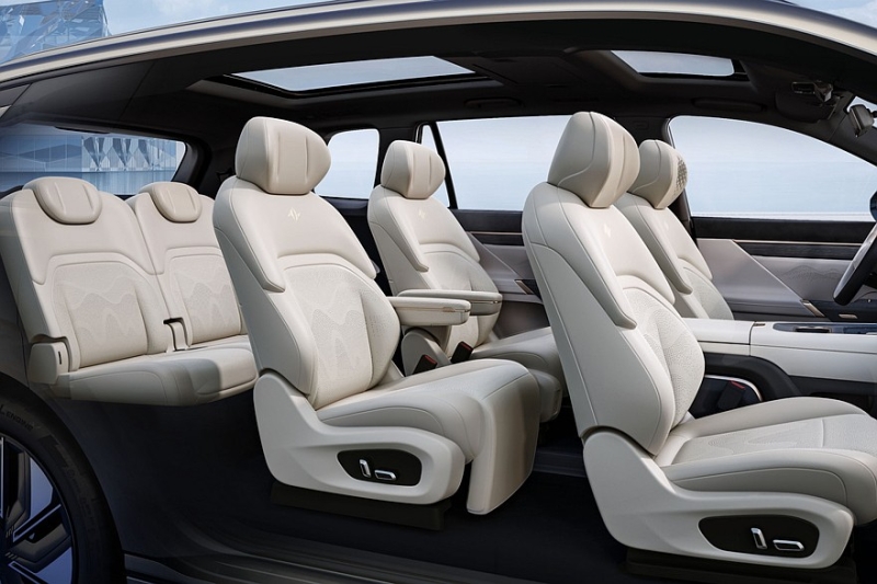 Представлен большой кроссовер eπ 008 от Dongfeng, ждём в России