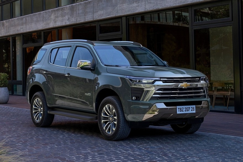 Внедорожник Chevrolet Trailblazer получил новый салон после рестайлинга и стал чуть мощнее