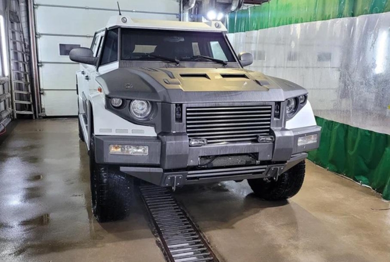 Восьмилетний внедорожник «Комбат» продают по цене нового Mercedes-AMG GLS