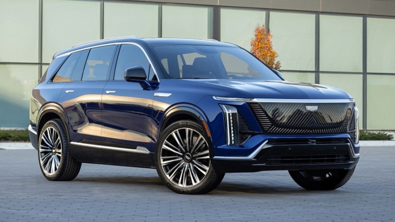 Cadillac меняет курс: модели с двигателями внутреннего сгорания останутся после 2030 года