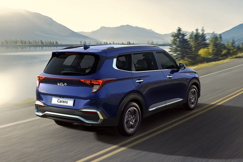 Kia Carens добрался до Узбекистана: кроссвэн дешевле родственного Seltos