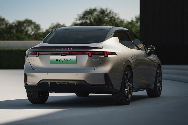 Мощный седан Lynk & Co 07 от Geely и Volvo: продажи начались