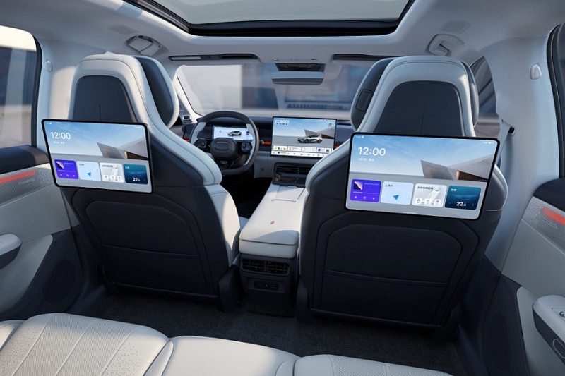 Мощный седан Lynk & Co 07 от Geely и Volvo: продажи начались